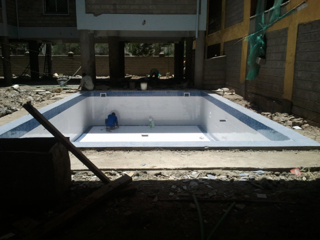 Krishna Group apartment pool: excavating, draining and building on a waterlogged site